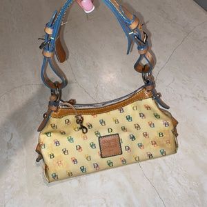 Dooney and bourke shoulder purse